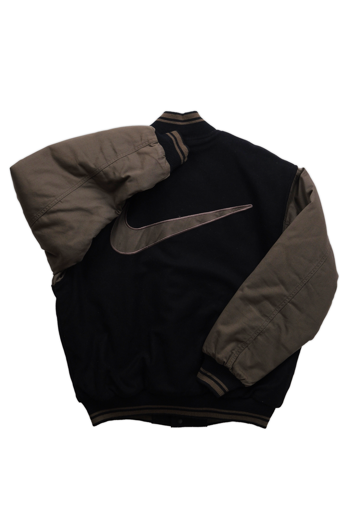 NIKE Big Swoosh
